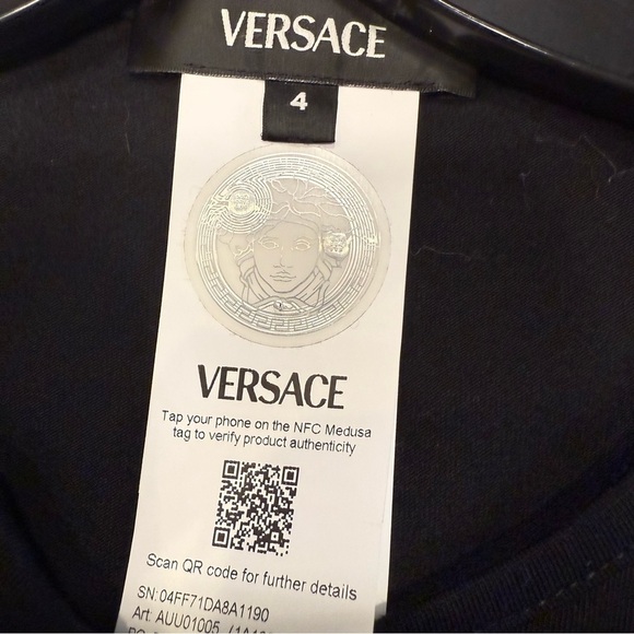 Versace Unisex Gold Medusa Logo Size 4 (M)Crew Neck Black Shirt - Picture 4 of 13